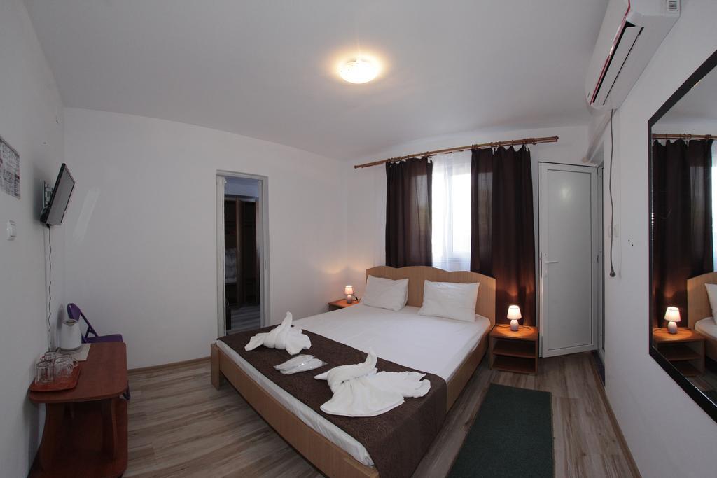 Hotel Panos Două Mai Zewnętrze zdjęcie