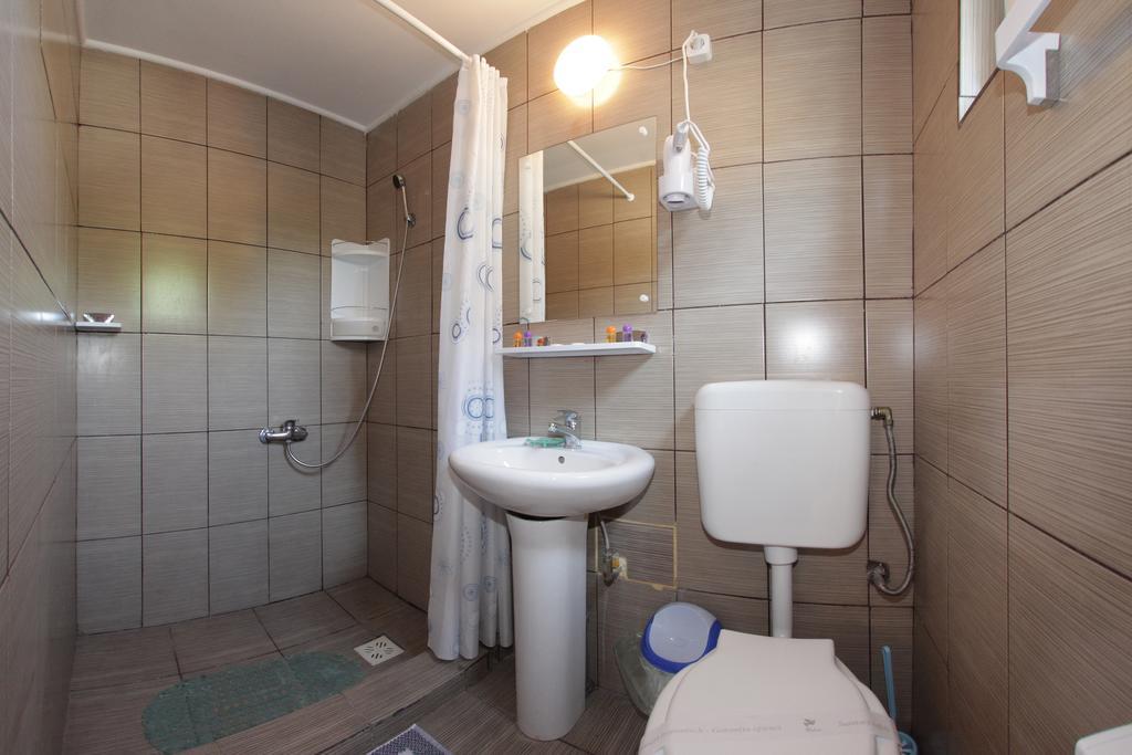 Hotel Panos Două Mai Zewnętrze zdjęcie